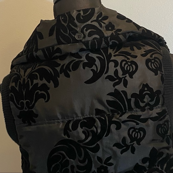 Red Ginger Womens Puffer Vest Size Small Black Zippered Velvet Appliqué - Picture 4 of 9